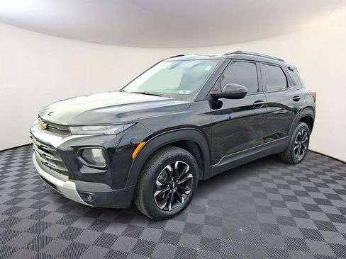 Used 2023 Chevrolet TrailBlazer LT w/ Convenience Package image 3
