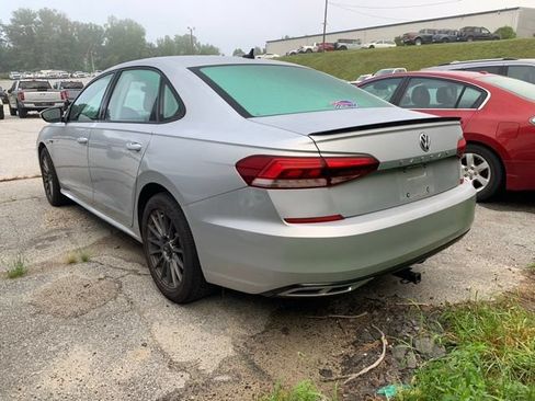 Used 2020 Volkswagen Passat 2.0T R-Line FWD image 5