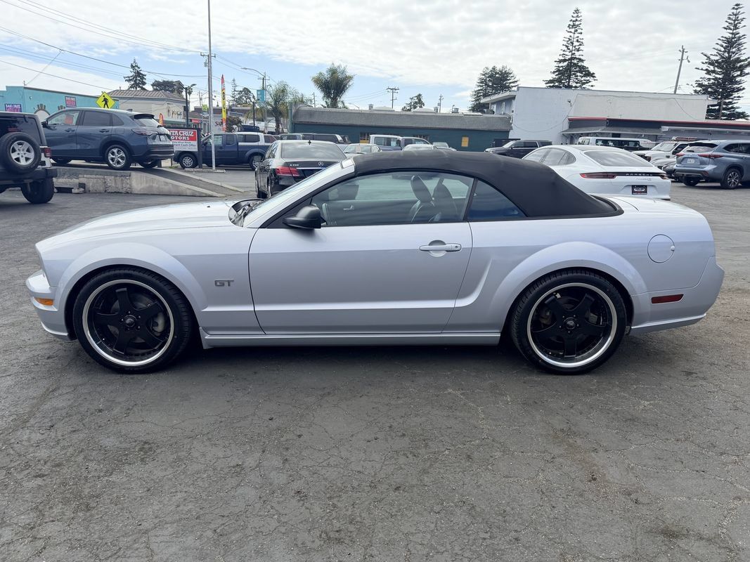 Used 2005 Ford Mustang GT RWD image 8