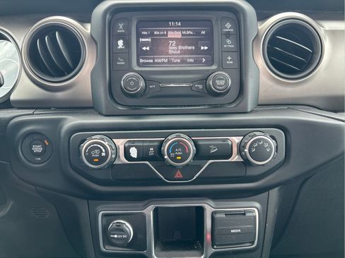 Certified 2020 Jeep Wrangler Sport AWD/4WD image 17