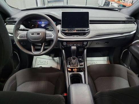Used 2023 Jeep Compass Sport AWD/4WD image 3