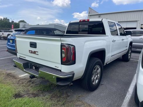 Used 2018 GMC Sierra 1500 SLT w/ SLT Preferred Package AWD/4WD image 2