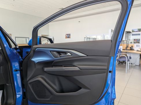 New 2026 Chevrolet Equinox EV LT w/ Convenience Package II image 31