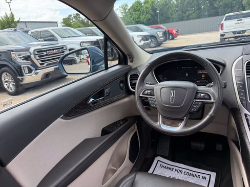 Used 2019 Lincoln Nautilus Reserve FWD image 19