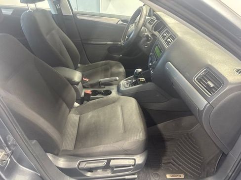 Used 2015 Volkswagen Jetta SE FWD image 24