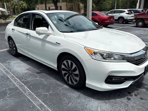 Used 2017 Honda Accord EX-L image 3