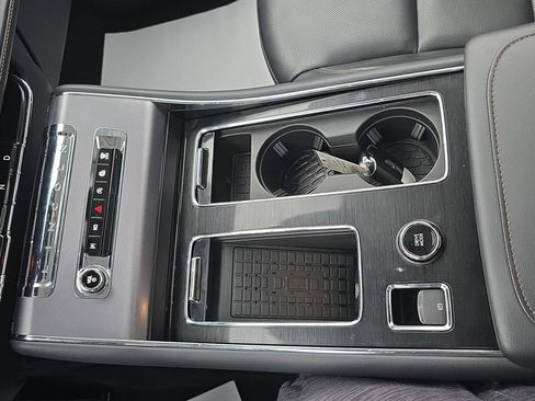 Used 2025 Lincoln Aviator AWD image 20