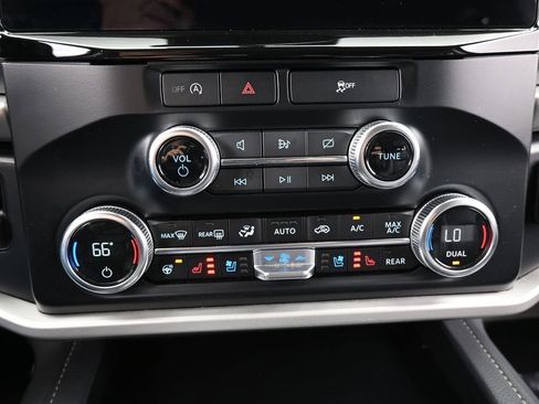 Used 2024 Ford Expedition Max XLT image 26