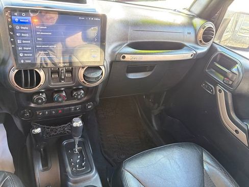 Used 2016 Jeep Wrangler Unlimited Sahara image 14