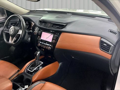 Used 2018 Nissan Rogue SL AWD/4WD image 28