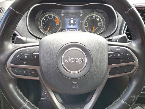 Used 2020 Jeep Cherokee Limited image 19