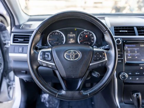 Used 2016 Toyota Camry SE image 23
