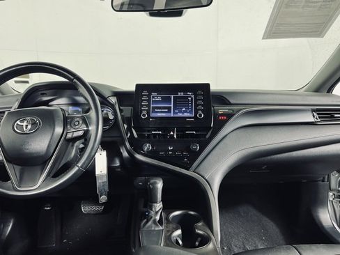 Used 2021 Toyota Camry SE image 25