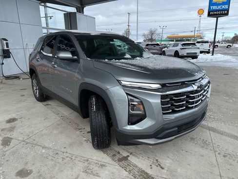 New 2026 Chevrolet Equinox LT w/ Convenience Package II image 4