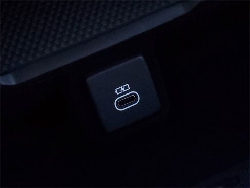 New 2025 Land Rover Range Rover SE image 25