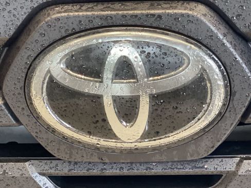 Used 2019 Toyota Tacoma SR5 AWD/4WD image 10