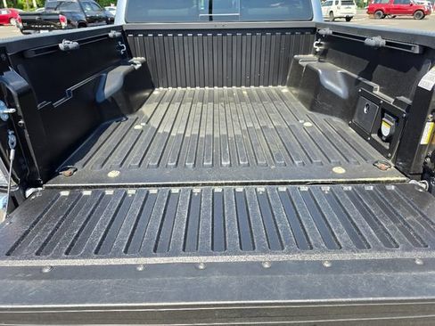 Used 2023 Toyota Tacoma TRD Off-Road AWD/4WD image 17