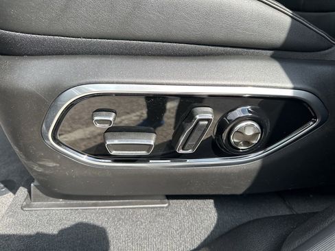 New 2024 Jeep Grand Cherokee Overland w/ Luxury Tech Group IV image 26