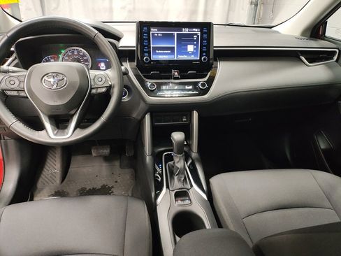 Used 2022 Toyota Corolla Cross LE image 32