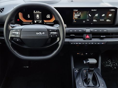 Certified 2025 Kia K4 LXS image 25