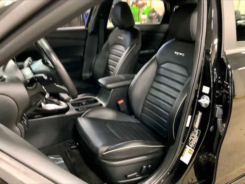 Used 2024 Kia Forte GT-Line w/ GT-Line Premium Package image 9