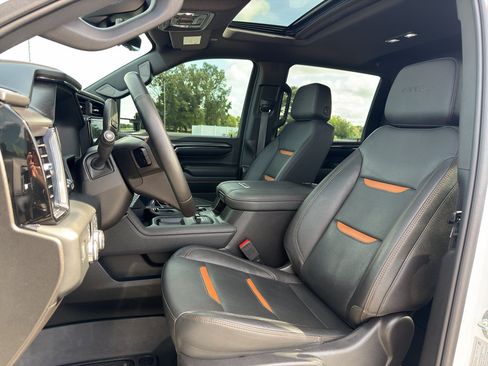 Used 2024 GMC Sierra 2500 AT4 w/ AT4 Premium Plus Package AWD/4WD image 11