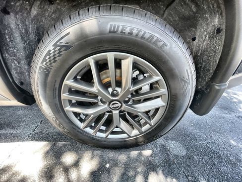 Used 2023 Nissan Rogue S FWD image 32