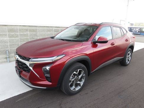 Used 2024 Chevrolet Trax LT image 7