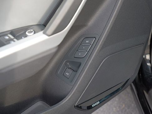 Certified 2025 Audi Q3 2.0T Premium Plus w/ Premium Plus Package image 25