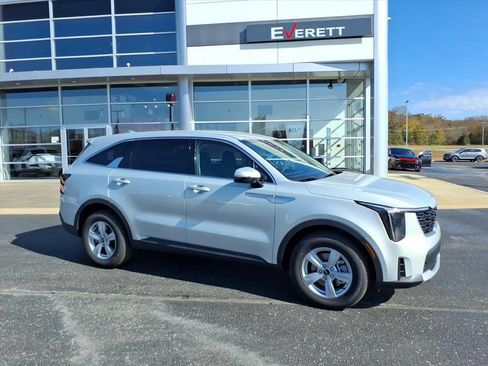 Used 2026 Kia Sorento LX FWD image 3