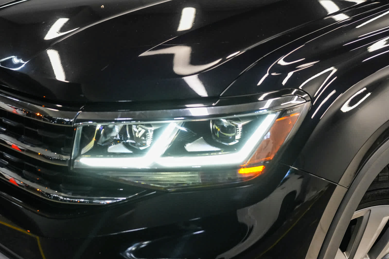Used 2021 Volkswagen Atlas SEL FWD image 2