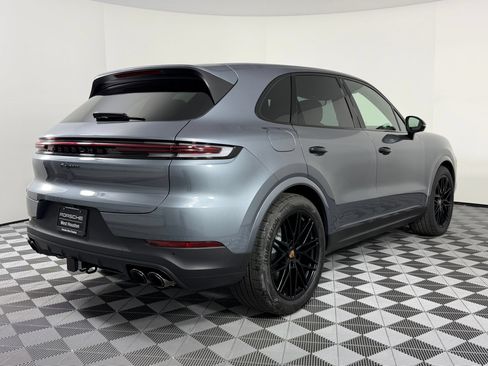 Certified 2026 Porsche Cayenne AWD/4WD image 9