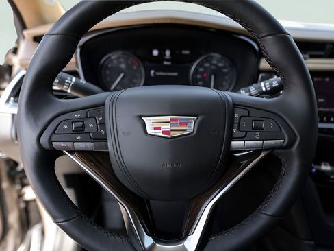 Used 2023 Cadillac XT6 Premium Luxury w/ Platinum Package FWD image 15