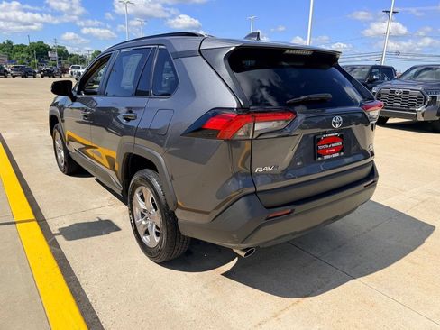 Used 2025 Toyota RAV4 XLE AWD/4WD image 7