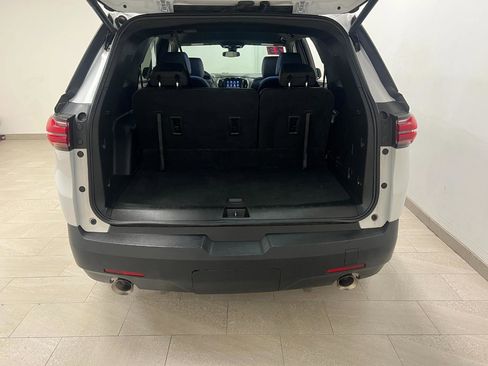 Used 2023 Chevrolet Traverse LT FWD image 18