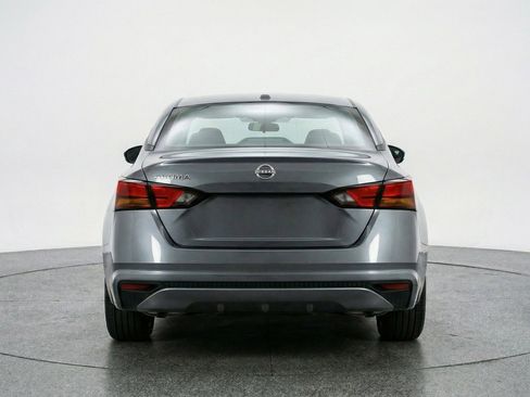 Used 2025 Nissan Altima 2.5 SV image 7