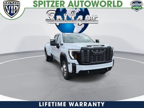 New 2026 GMC Sierra 3500 Denali Ultimate w/ LPO, Black Badging Package AWD/4WD image 3