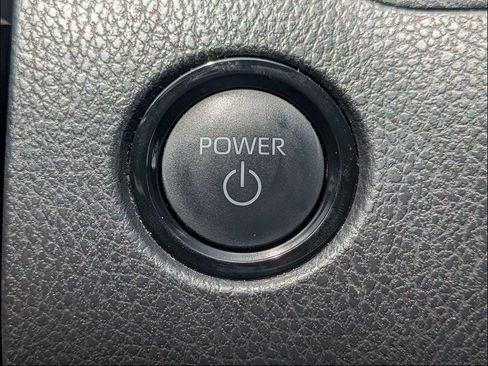 Used 2025 Toyota Camry LE FWD image 31
