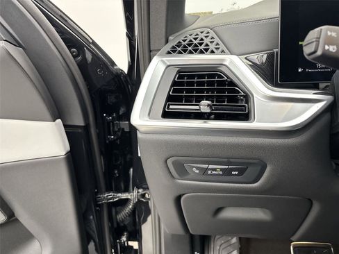 New 2026 BMW X5 xDrive40i w/ M Sport Package image 31