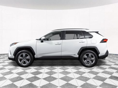 Used 2022 Toyota RAV4 LE AWD/4WD image 13