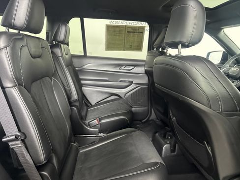 Used 2024 Jeep Grand Cherokee L Altitude AWD/4WD image 28