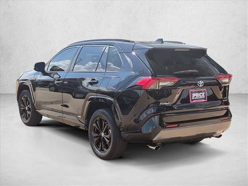 Used 2022 Toyota RAV4 SE AWD/4WD image 8
