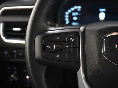 Used 2023 GMC Yukon XL SLE image 27