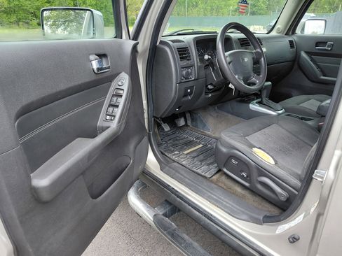 Used 2009 HUMMER H3 w/ Chrome Appearance Package AWD/4WD image 15