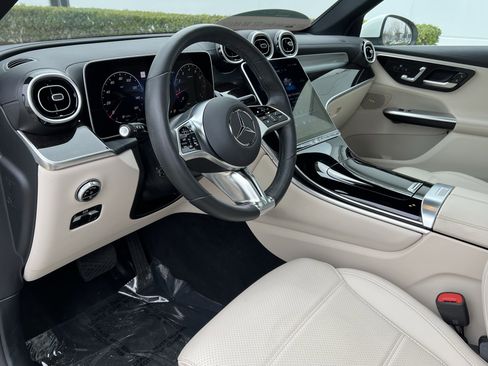 Certified 2025 Mercedes-Benz GLC 300 4MATIC w/ Driver Assistance Package image 17