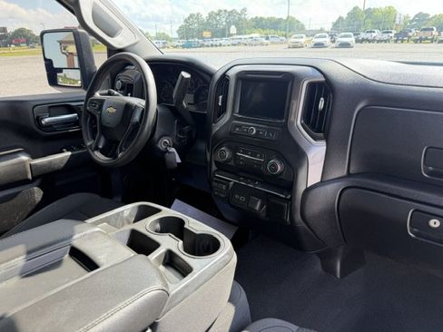 Used 2021 Chevrolet Silverado 2500 Custom w/ Custom Value Package AWD/4WD image 10