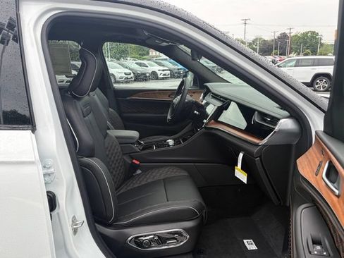 New 2026 Jeep Grand Cherokee L Summit AWD/4WD image 25