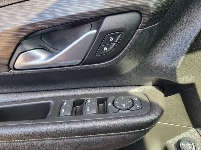 Used 2022 GMC Terrain SLE w/ Driver Convenience Package FWD image 15