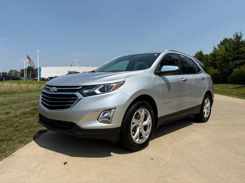 Used 2020 Chevrolet Equinox Premier FWD image 1