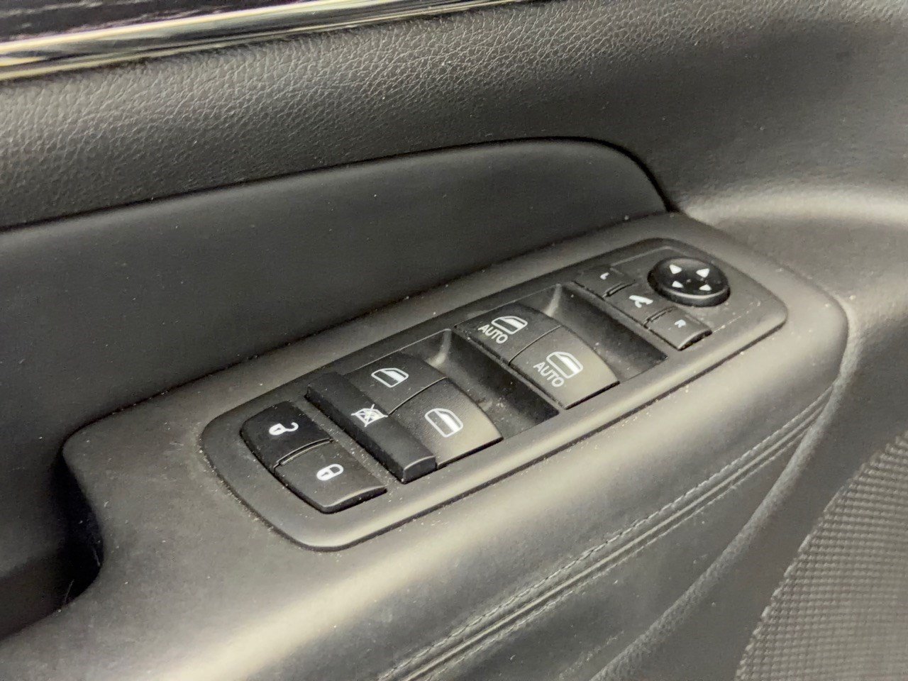 Used 2020 Jeep Grand Cherokee High Altitude AWD/4WD image 15